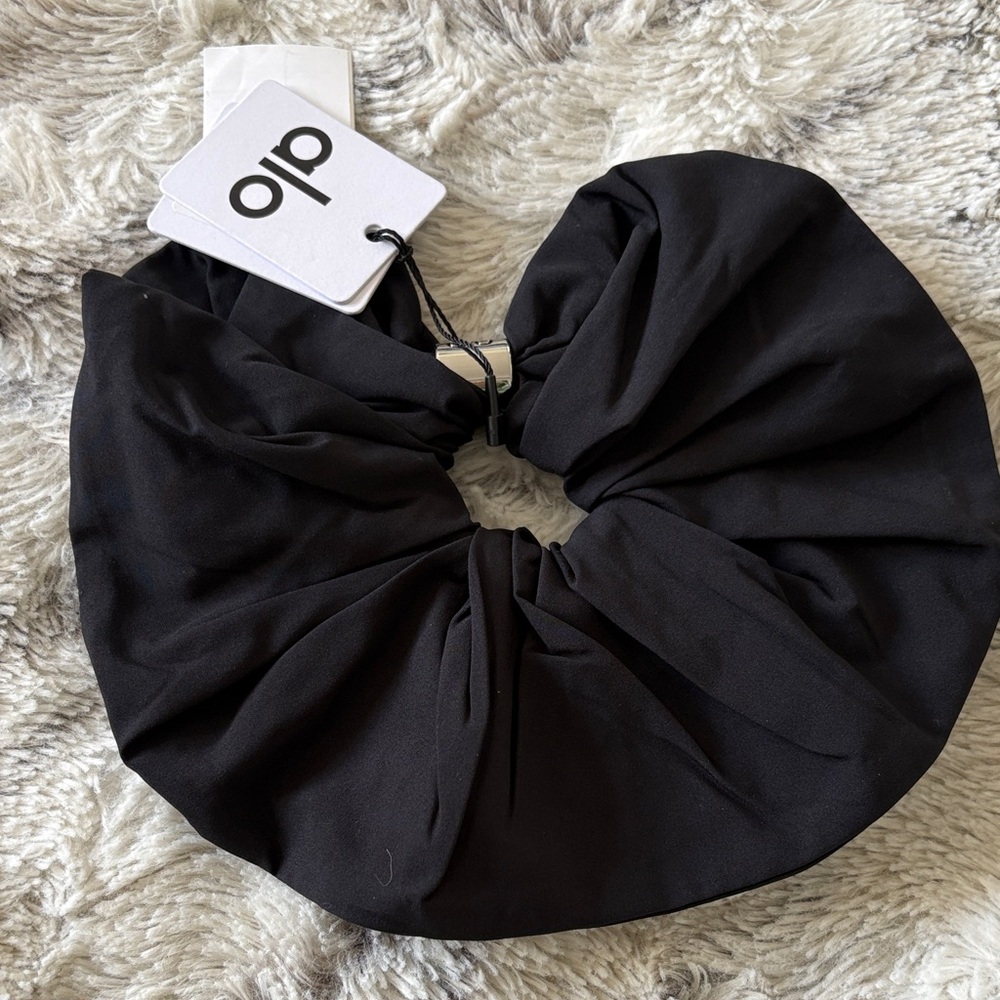 ALO Yoga Scrunchie